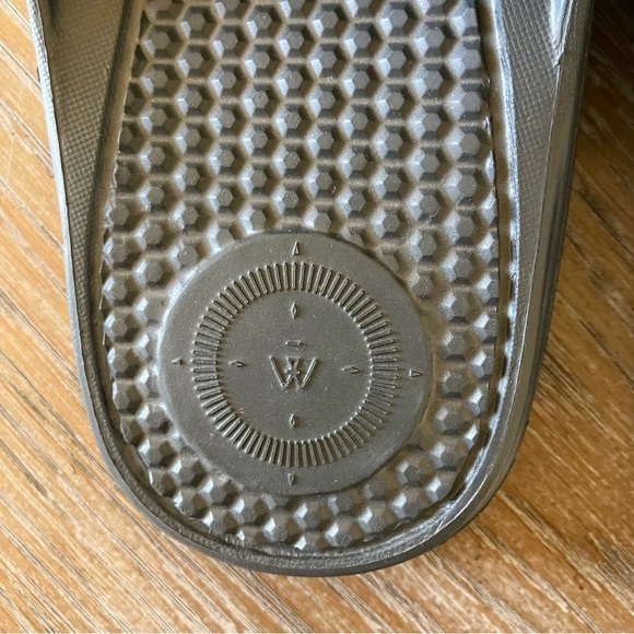 NWT Men’s Totes Everywear Black Slide Sandals (11) - Picture 4 of 9